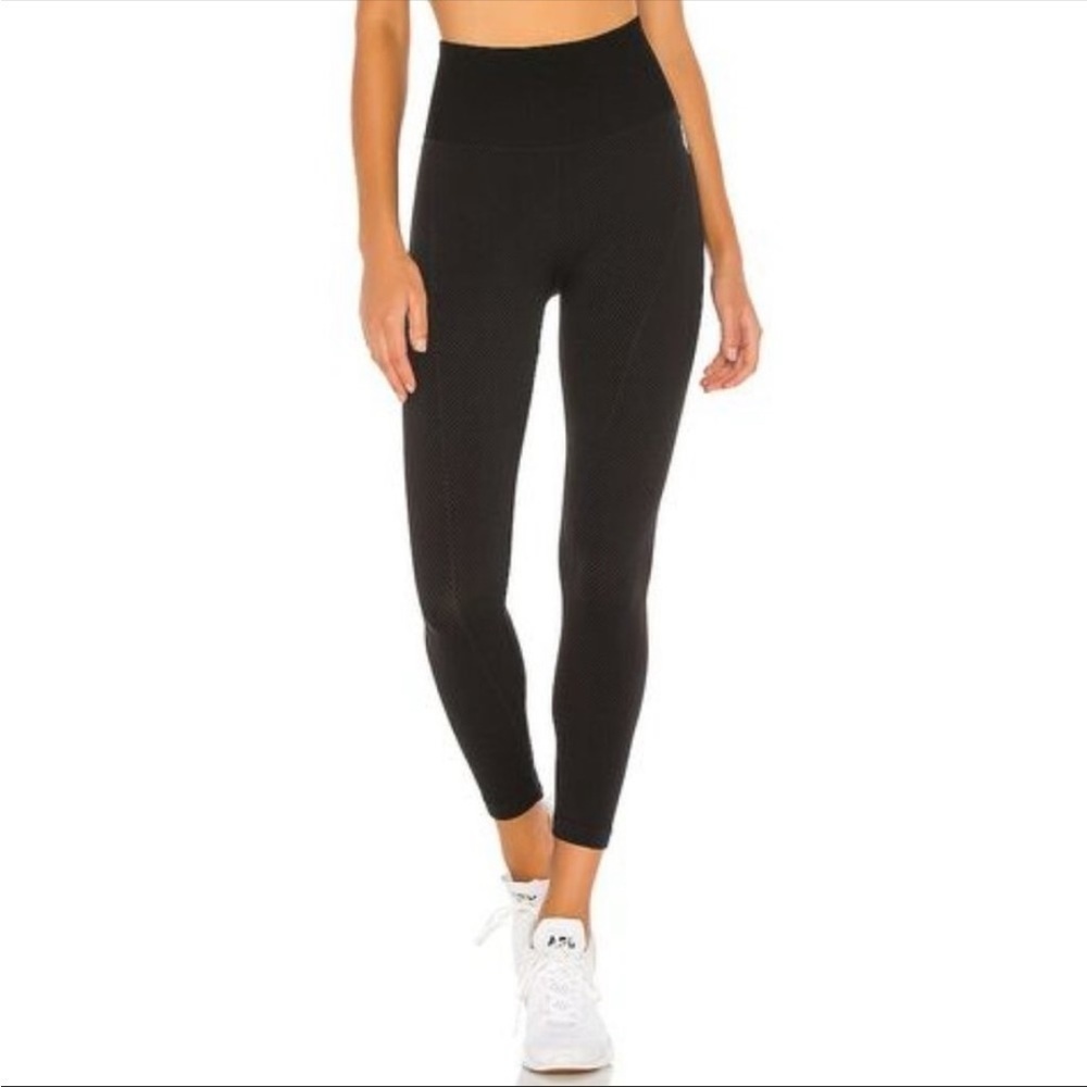 FREE People Movement Vintage Black Ribbed Chevron Leggings Cropped Size XS